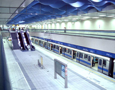 Tunnel and Station with  Taipei Metro  Xinpu MRT station
